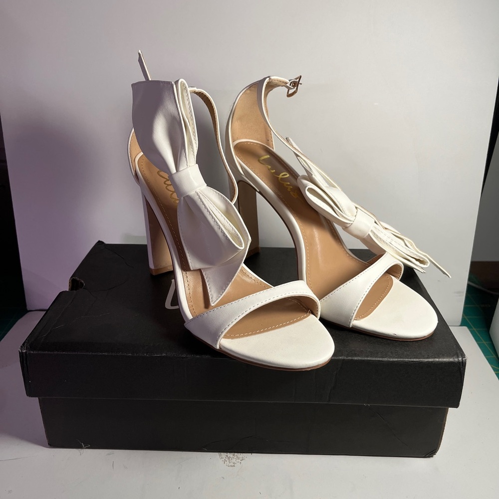 Lulu's Elegant Yoselin White Bow Heels with Bow Accent Women’s 7.5